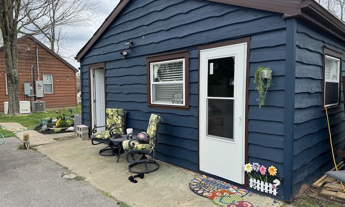 Monticello Cabina | Cozy 1 bedroom cabin with boat slip