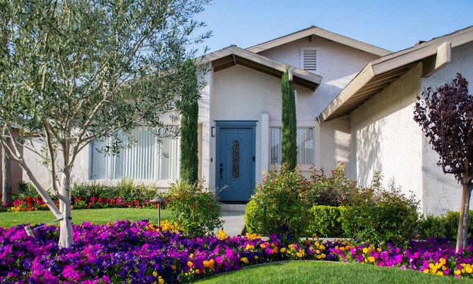 Indio Casa | Coachella Poolside Paradise, accommodates up to 10 guest