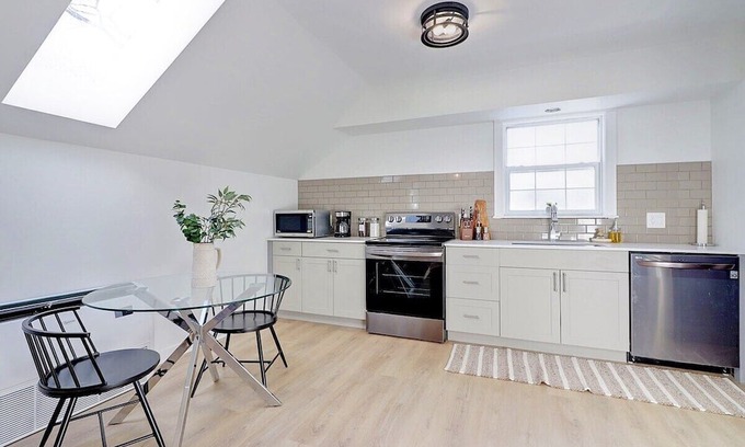Fredericton Apartamento | This apartment is a 2 bedroom(s), 1 bathrooms, located in Fredericton, NB.