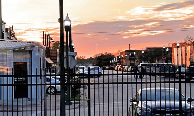 Conroe Casa | Charm of Conroe: Urban Rustic Retreat; 3BR 2BA Music Depot