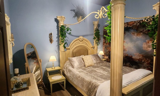 Monroe Cabaña | The Fairytale Cottage at High Rock Castle