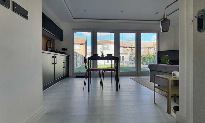 Grays Cabina | Stunning 1 King bed cabin in Grays