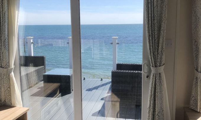 Holworth Cabina | Willow - Creek Caravan Park Ringstead - Dog Friendly
