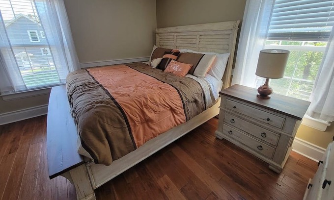 South Kortright Cama Y Desayuno | Cozy B&B with WiFi and AC in peaceful South Kortright