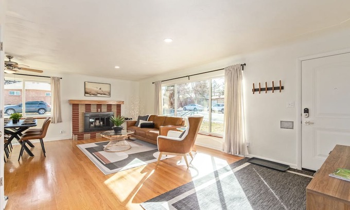 Littleton Casa | 1958 Chic Mid-Mod -- 3BR 2BA Eco-Friendly w/2 Outdoor Spaces