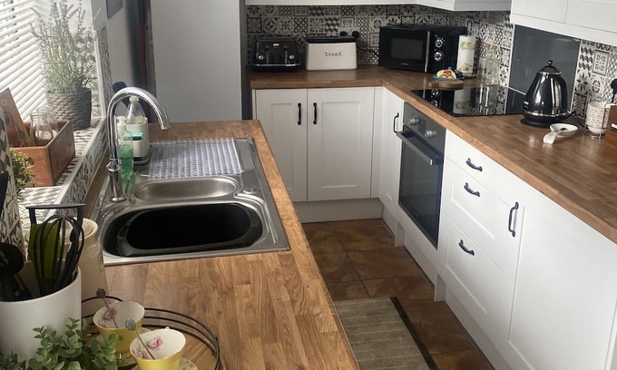 Chard Cabaña | “Cosy Cottage “located in Chard a beautiful destination in Somerset.