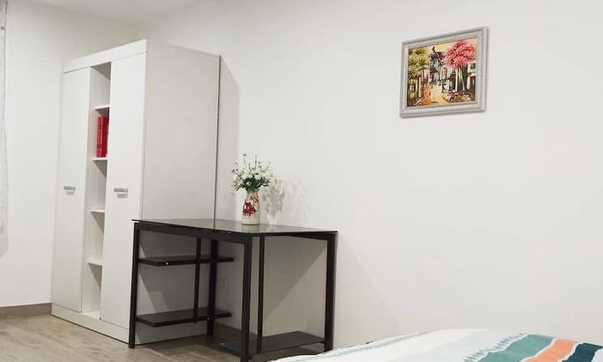 Margny-les-Compiegne Apartamento | Appartement au Rez-de-chaussée Avec Jardin Privé, 600m de la Gare de Compiegne