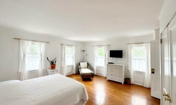 Westhampton Casa | Historic Hamptons Hideaway