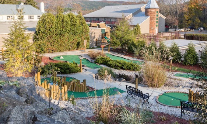 South Lee Condominio | Holiday Inn Club Vacations Oak N' Spruce 2br suite Friday check-ins
