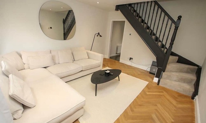 Eccles Casa | Canal Mews 2 Bedroom