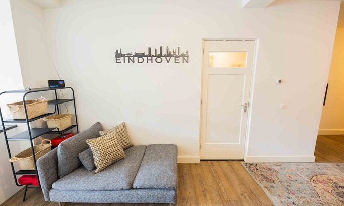 Binnenstad Apartamento | Stylish 50m² Two-Bedroom Apartment (SD-23-K)