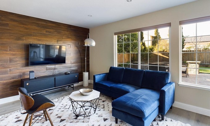 Pleasanton Casa | Modern and relaxed living w/office, huge backyard. Corner lot with R/V parking.