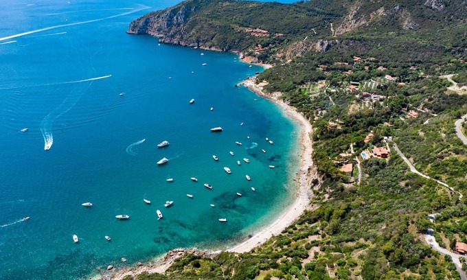 Giannella Casa | Holiday Home 'Residence Giannella - Pitosforo 46' with Private Garden and Air Conditioning