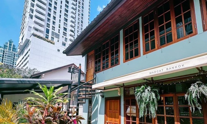 Khlong Tan Nuea Villa | T-House Bkk 6BR Max15ppl w Swimming pool