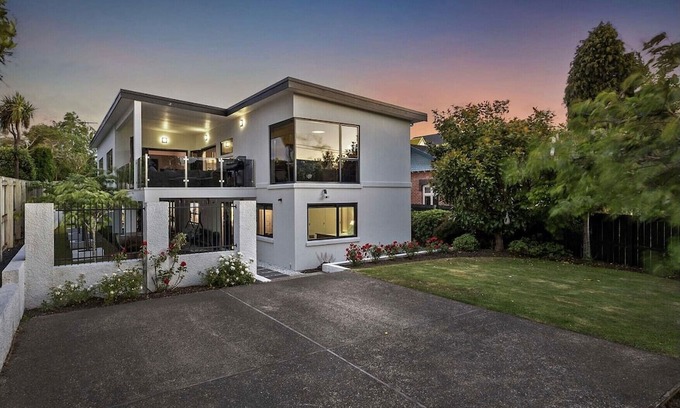 Dunedin Casa | Modern City Home