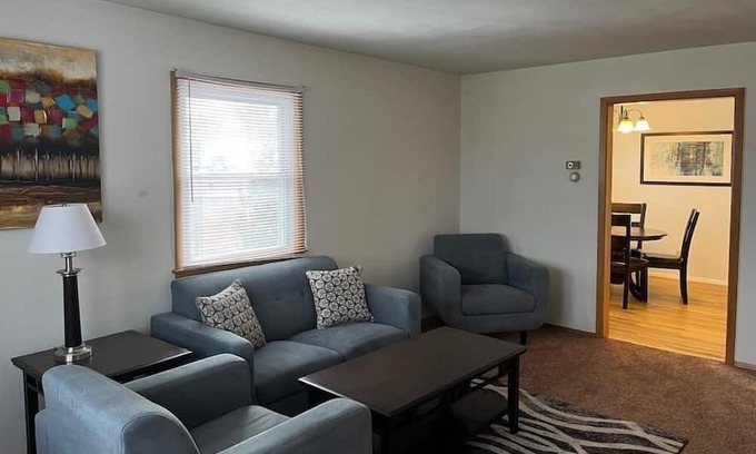 Midtown Apartamento | Entire apartment close to downtown - 2 queen beds