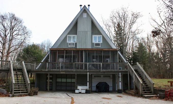 Stevensville Casa | Chalet on the Lake 100 w/ Beach Access, Pools, Sport Courts, Fishing Pond & more!