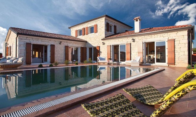 Cabrunici Villa | Villa White Pearl in Central Istria for 8 people with heated pool