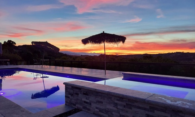 Emerald Hills Casa | Casita De La Luna - Trailhead adjacent, hiking and cyclist's paradise, Huge View