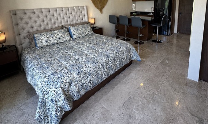 Ejidal Apartamento | Cozy Studio in Gorgeous Playa del Carmen with AC, Fitness Room, WiFi