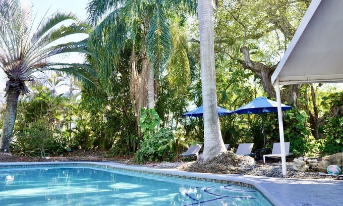 South Corals Casa | 4BD Family Paradise Retreat - Heated Pool/Arcades/Pool Table