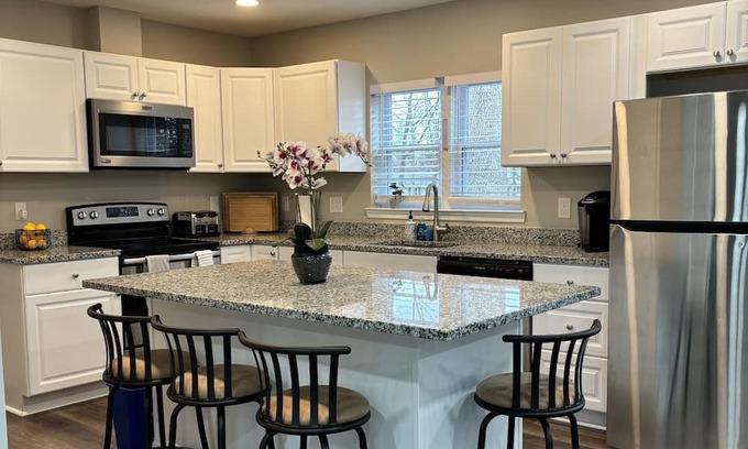 Seabrook Casa | Good Luck Home- FULL HOME 28 Min from DC