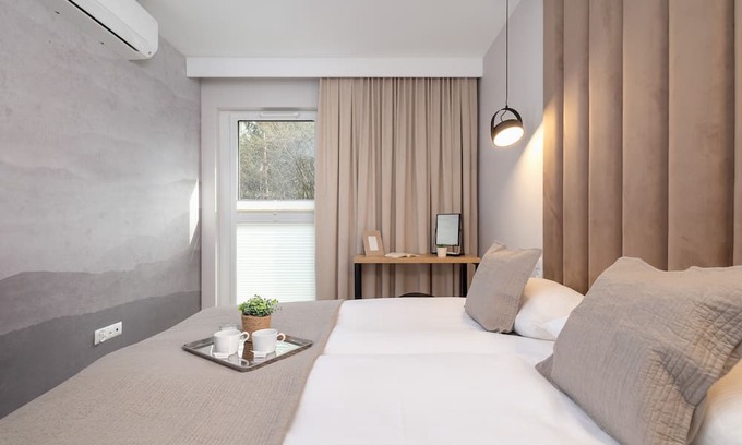 Pradnik Czerwony Apartamento | Bright Apartment Kraków by Renters