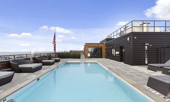 Lynn Apartamento | Luxurious Rooftop stay 5 min from Beach