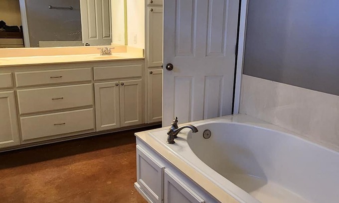 Addis Casa | Quiet Country Home Near LSU and Southern and Downtown Baton Rouge!