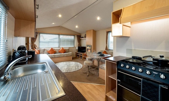 Winestead Chalet De Esquí | Inviting 3-Bed Caravan on Sand Le Mere, Tunstall
