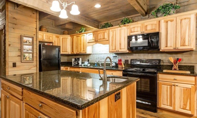 Chalet Village Cabina | Gatlinburg Cabin By The Trees