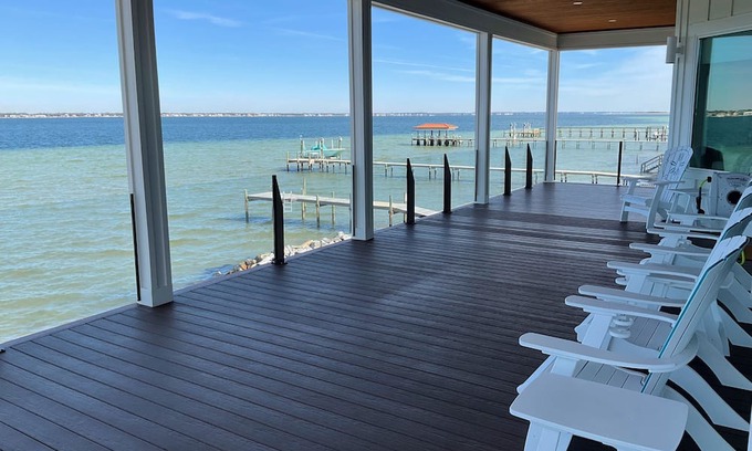 Villa Segunda Casa | Newly Built Luxury Home | 4 BD 3 BTH | Boat Slip & Kayak | Beach Getaways