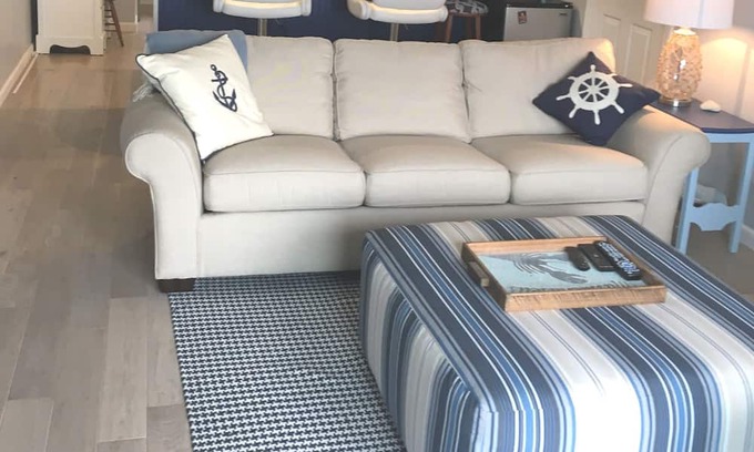 Pittsfield Condominio | Spend the summer on a Berkshires Lake - convenient to everything