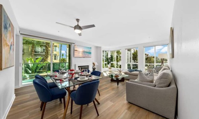 Marina del Rey Apartamento | Bleu Mer Spacious Beach view