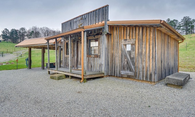 Wellston Apartamento | Rustic Wellston Cabin w/ Fire Pits & ATV Trails!