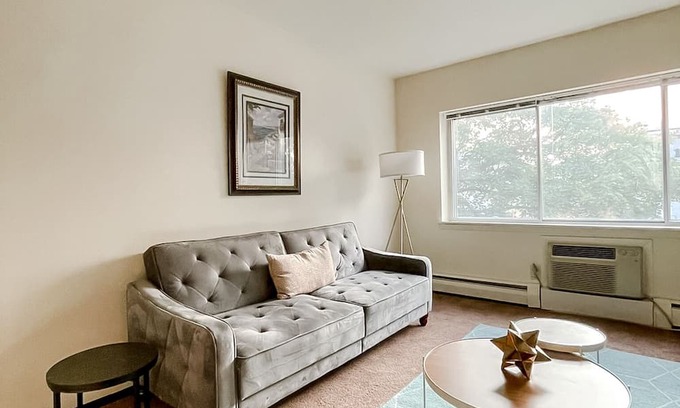Des Moines Apartamento | Sleepover: Homey 1BD/1BA - Des Moines