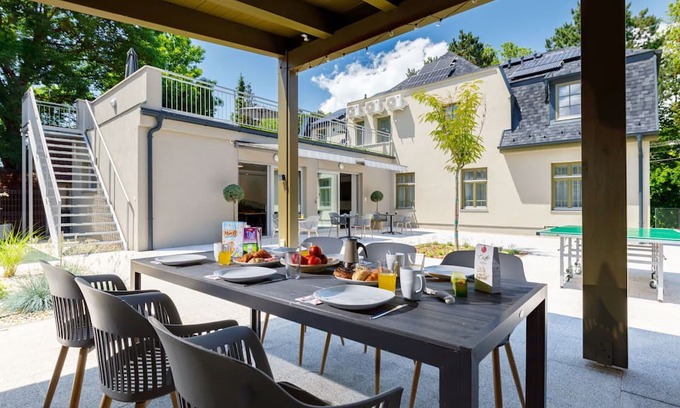 Balatonszarszo Apartamento | Beautiful apartment for 4 guests with A/C, WIFI, TV, patio and parking
