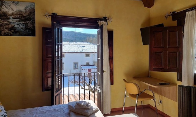 Sotillo del Rincon Casa | El Valle Hotel Tiene Mucho Encanto en una de las Zonas más Bonitas de Soria