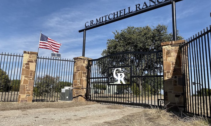 Telegraph Casa | Exclusive 500 Acre High Fenced Ranch, Awesome Big Sky Views, Total Eclipse