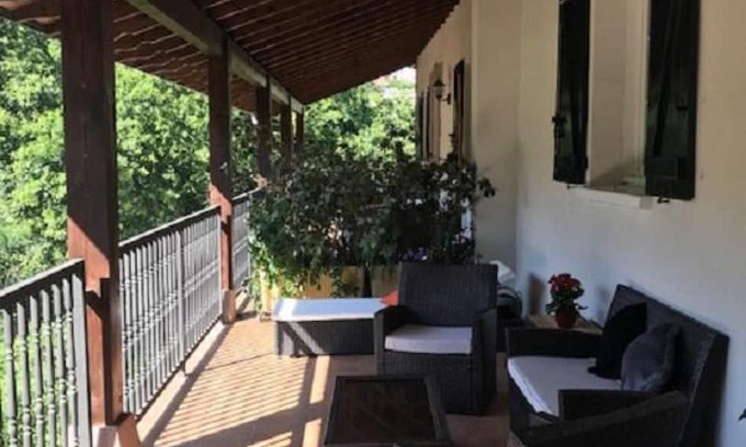 Pirineos de Navarra Apartamento | Apartment 'Etxezurialde I' with Mountain View, Private Terrace and Wi-Fi