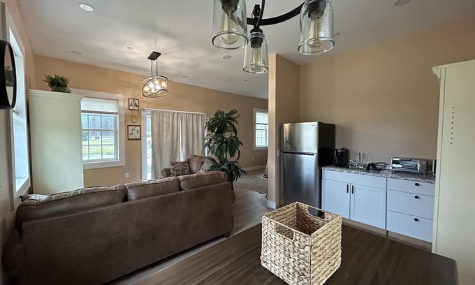 St. Martin Cabaña | 1 bedroom studio suite located 10 from Maryland beaches