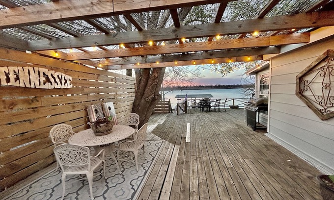 Dundee Casa | The Bella Luna on Moon Lake near Clarksdale, MS