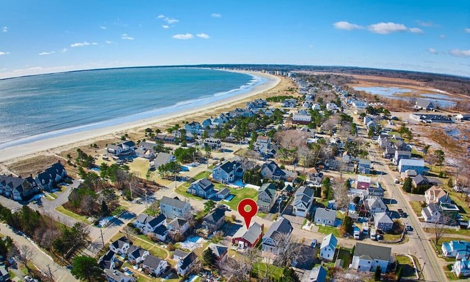 Pine Point Casa | Seaside Serenity: Charming 2BR Escape | Parking