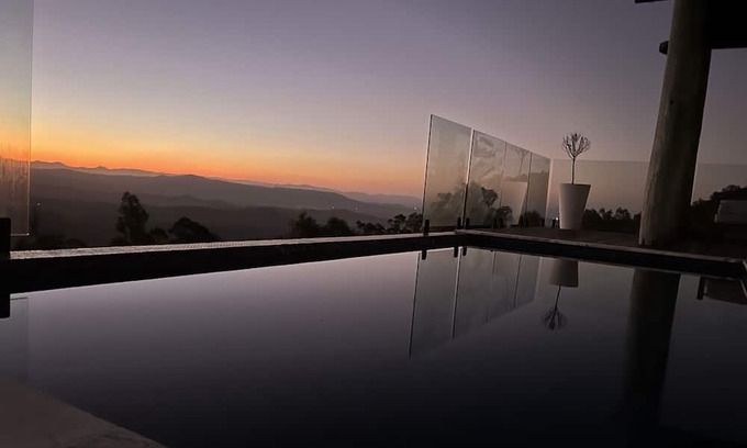Sarabah Casa | Luxurious Guest Retreat | Gold Coast | Brisbane | Sleeps 10