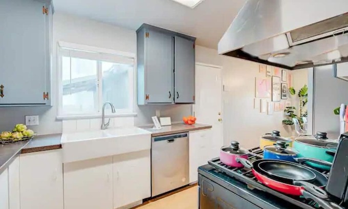 Carmichael Casa | Colorful Retro Home 3Br 2BA