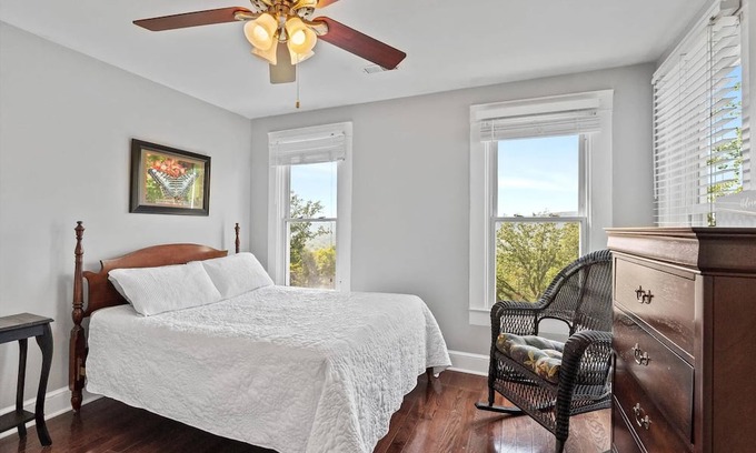 East Ridge Apartamento | Centralized and Spacious Apartment Overlooking Chattanooga!