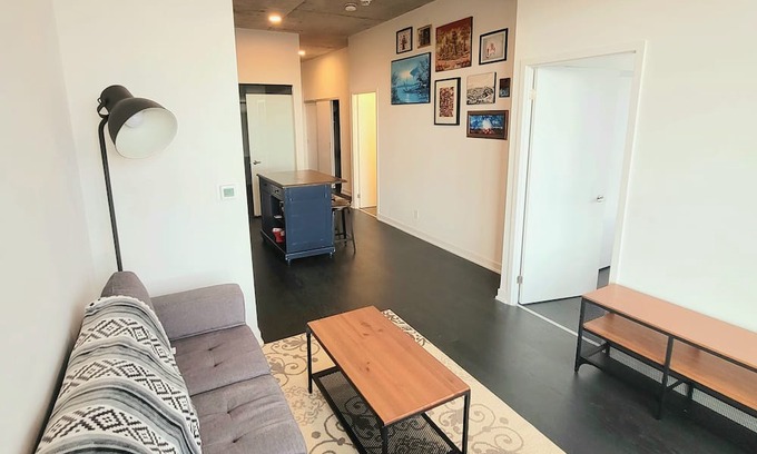 Parkdale Condominio | Spacious Industrial Style Comfortable Condo, 2bth - Convenient access Downtown