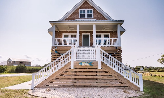 Wanchese Cabaña | Perfect fishing village retreat with boat parking