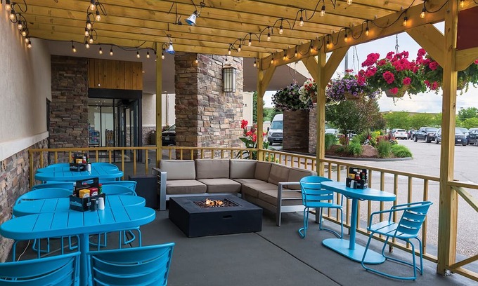 Casper Casa | Free Airport Shuttle! 3 Units in Great Location Near Downtown, Swimming Pool!