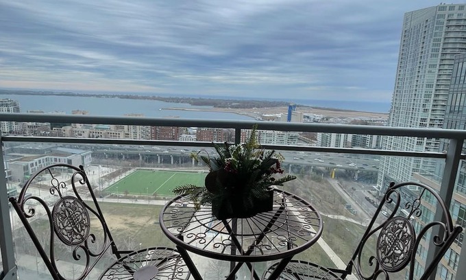 Wellington Place Apartamento | Waterfront Serene Heights